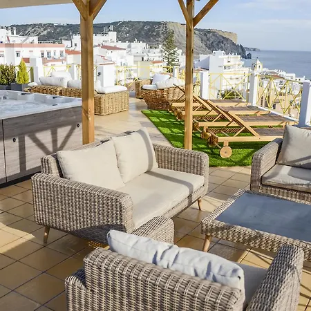 Rooftop Penthouse شقة *